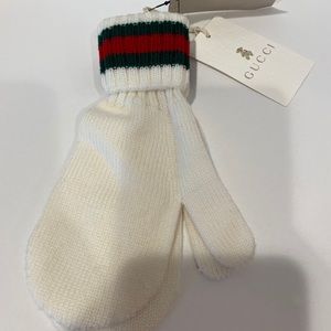 Gucci boy gloves size S